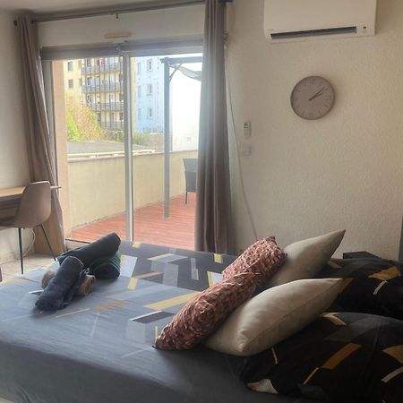 Studio Climatise Et Grande Terrasse Tarbes Centre Buitenkant foto