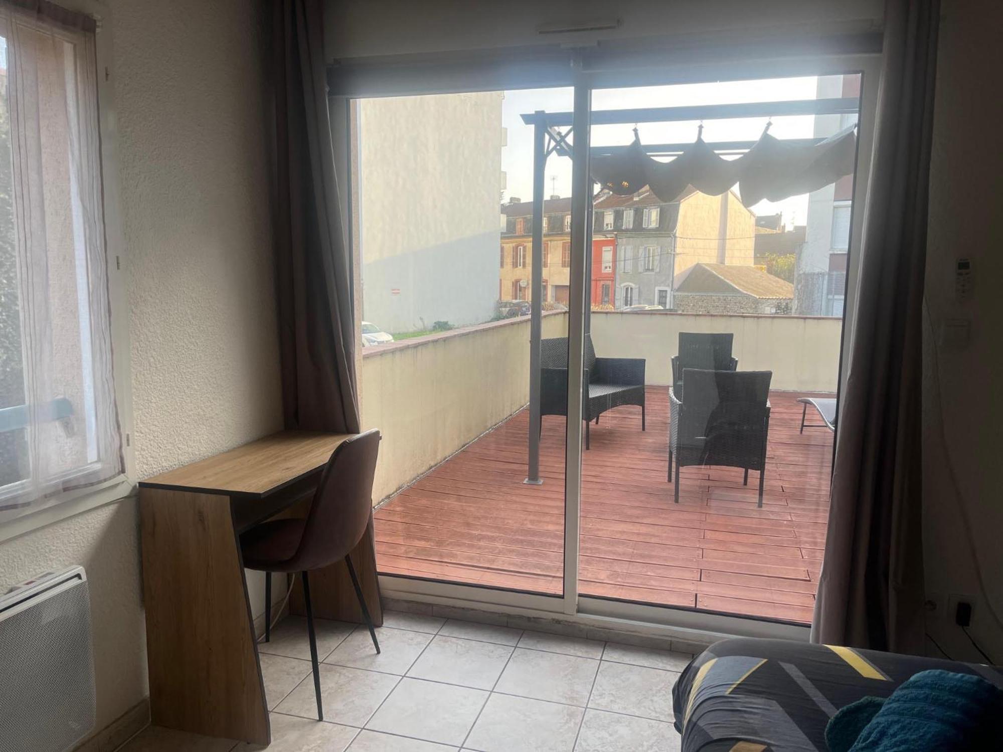 Studio Climatise Et Grande Terrasse Tarbes Centre Buitenkant foto